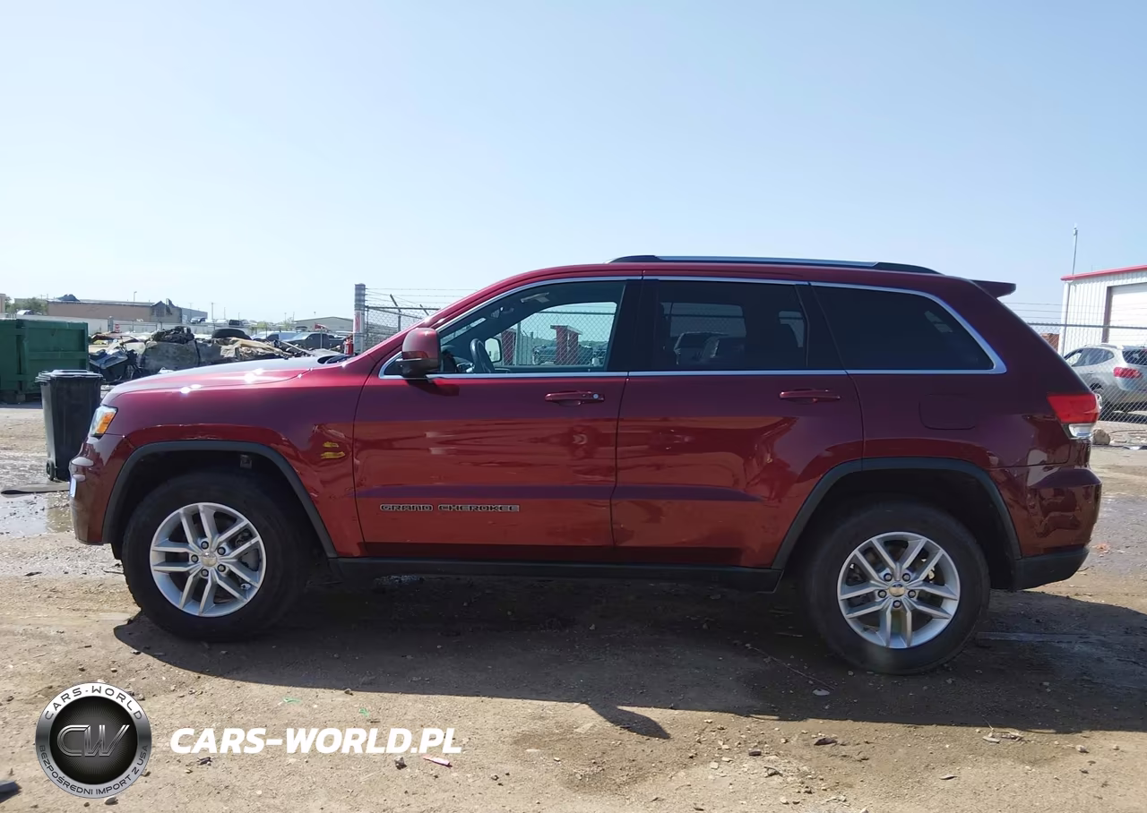 2017 Jeep Grand Cherokee Laredo 4X4 VIN:1C4RJFAG1HC882177 - 14
