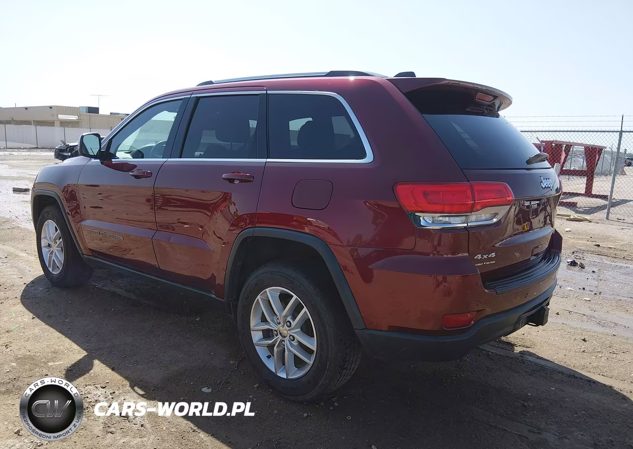2017 Jeep Grand Cherokee Laredo 4X4 VIN:1C4RJFAG1HC882177 - 3