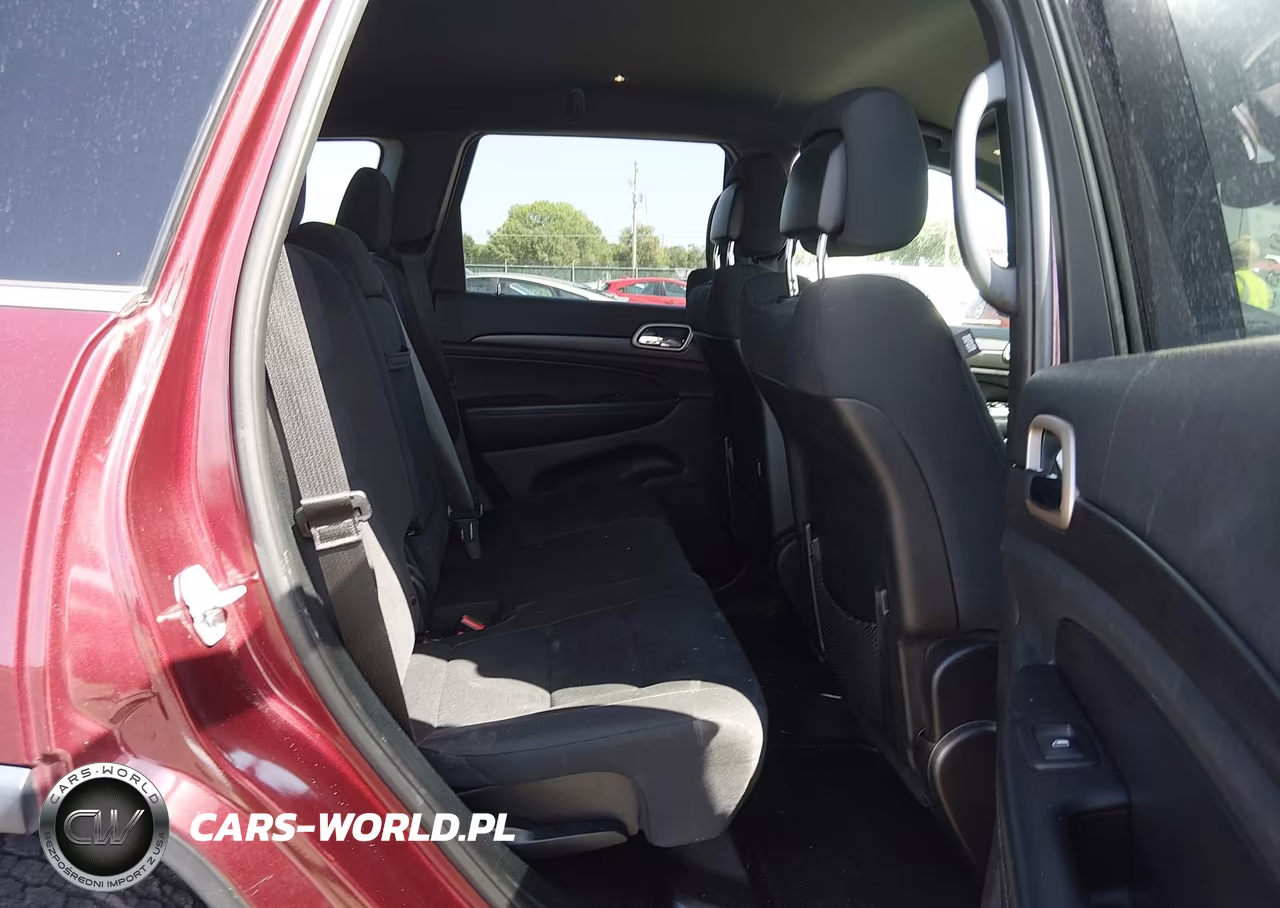 2017 Jeep Grand Cherokee Laredo 4X4 VIN:1C4RJFAG1HC882177 - 8