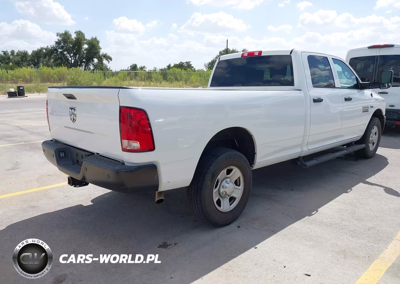 2018 Ram 3500 Tradesman 4X2 8' Box VIN:3C63R2GT4JG318495 - 4