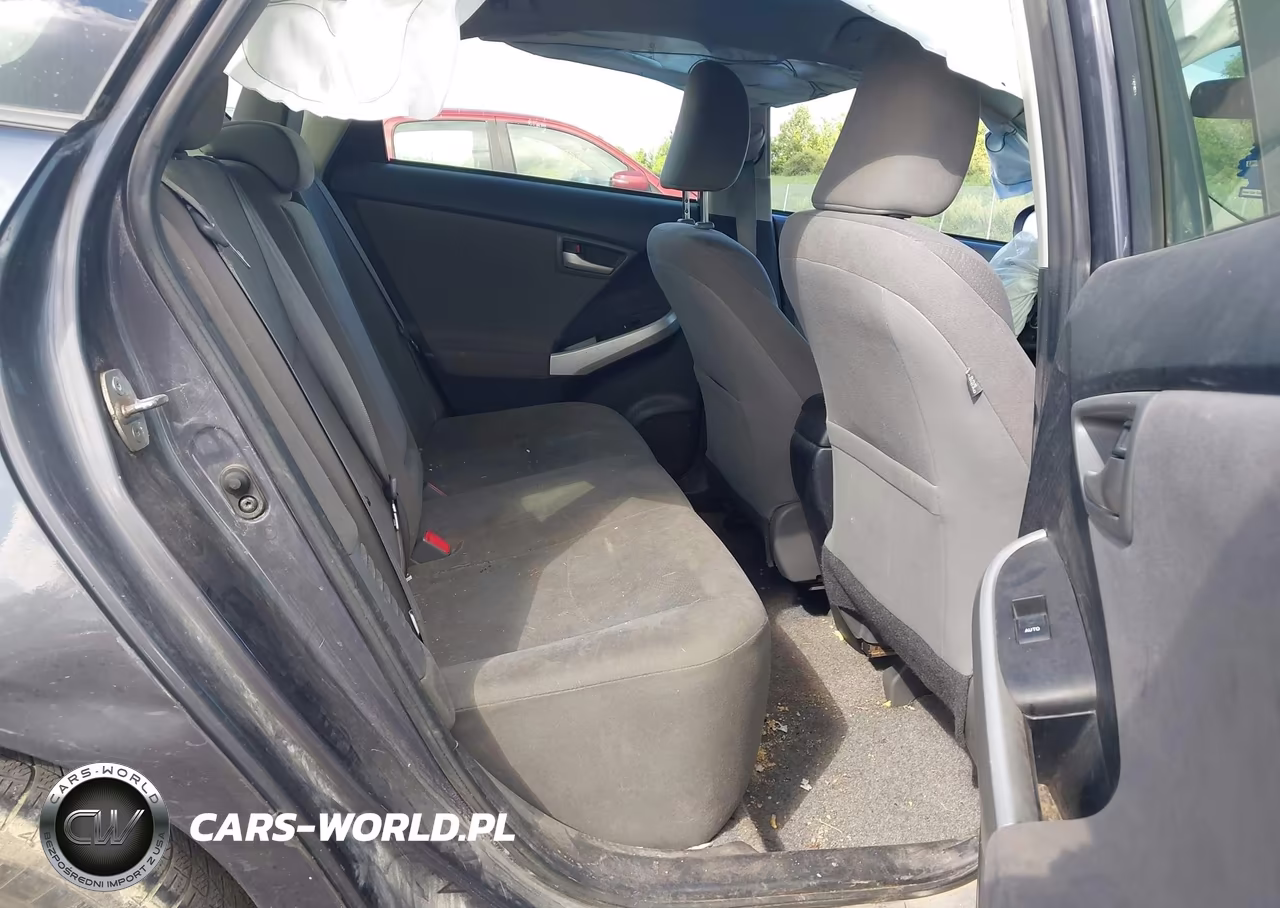 2015 Toyota Prius Two VIN:JTDKN3DU7F1875314 - 8