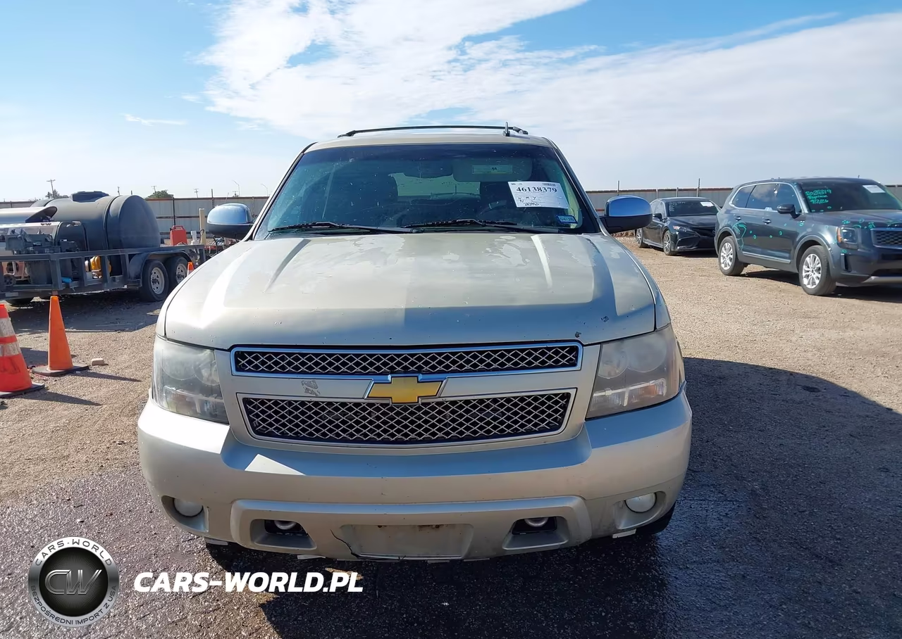 2013 Chevrolet Tahoe Ls VIN:1GNSCAE05DR327467 - 12