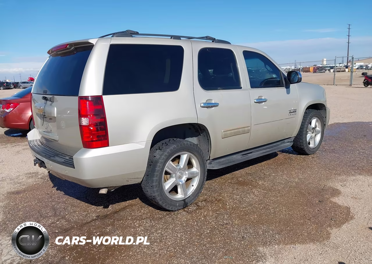 2013 Chevrolet Tahoe Ls VIN:1GNSCAE05DR327467 - 4