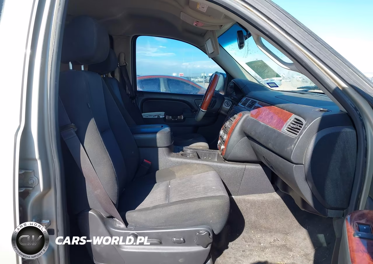 2013 Chevrolet Tahoe Ls VIN:1GNSCAE05DR327467 - 5
