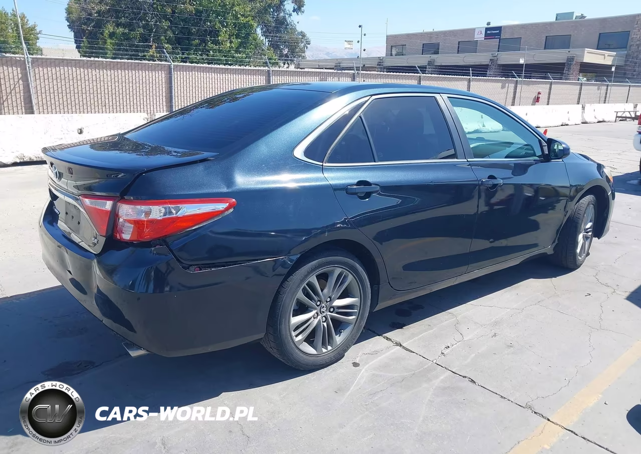 2016 Toyota Camry Se VIN:4T1BF1FK8GU550700 - 4