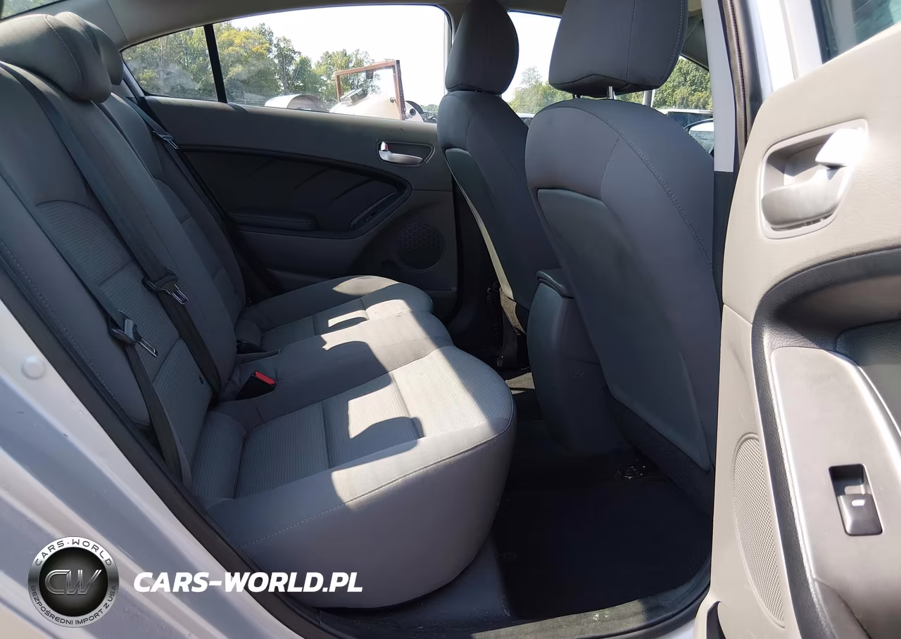 2018 Kia Forte Lx VIN:3KPFK4A72JE270041 - 8