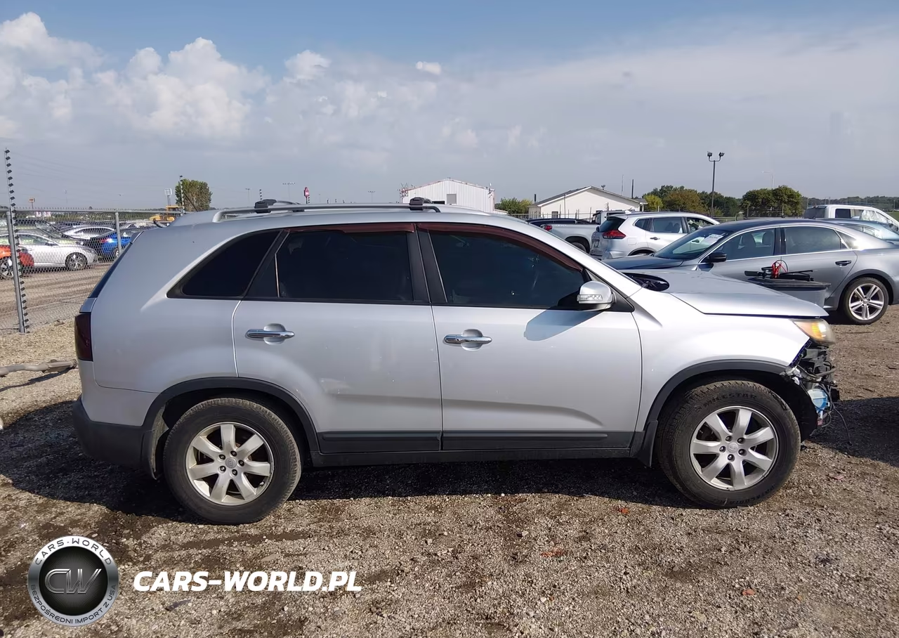 2011 Kia Sorento Lx VIN:5XYKT3A12BG008915 - 13