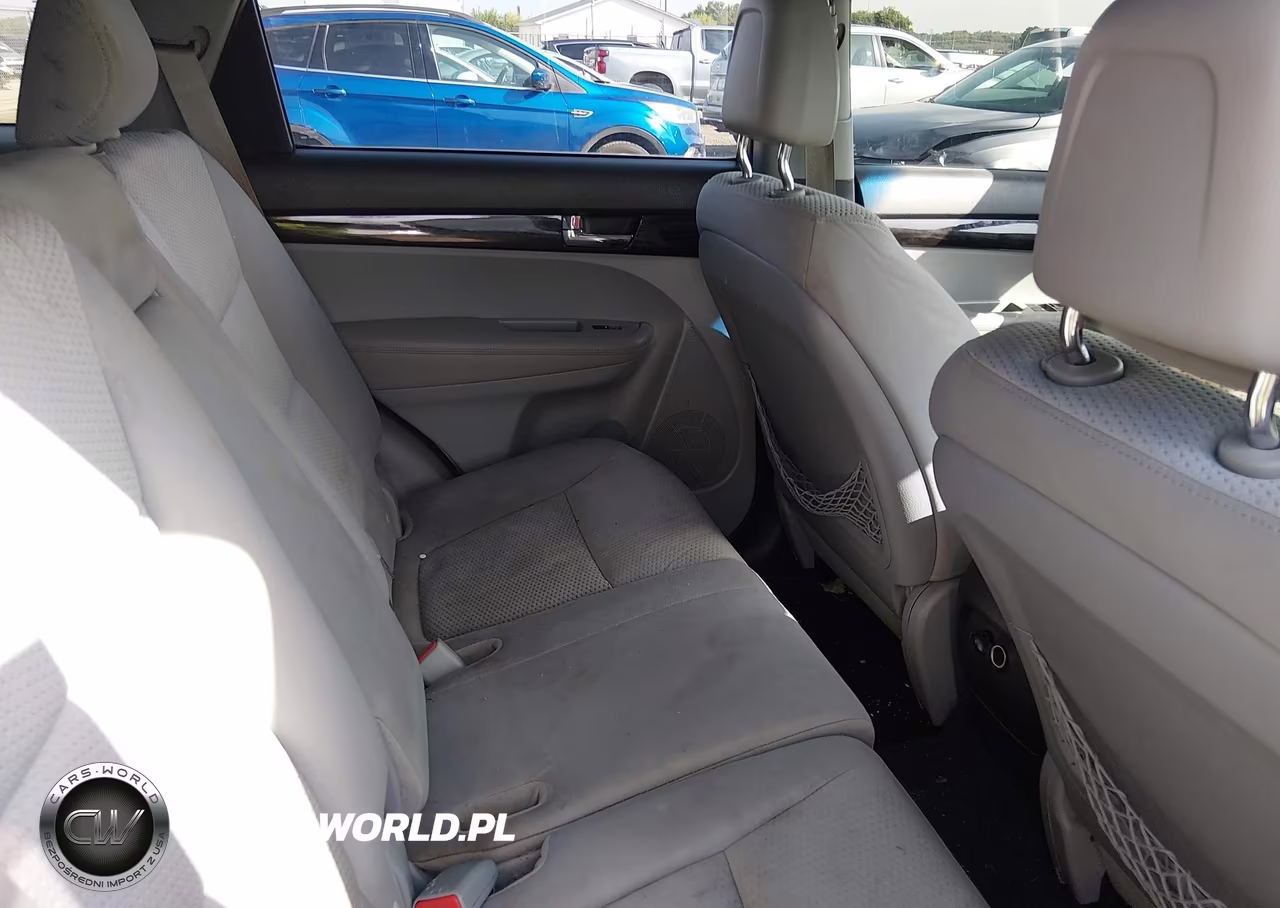 2011 Kia Sorento Lx VIN:5XYKT3A12BG008915 - 8