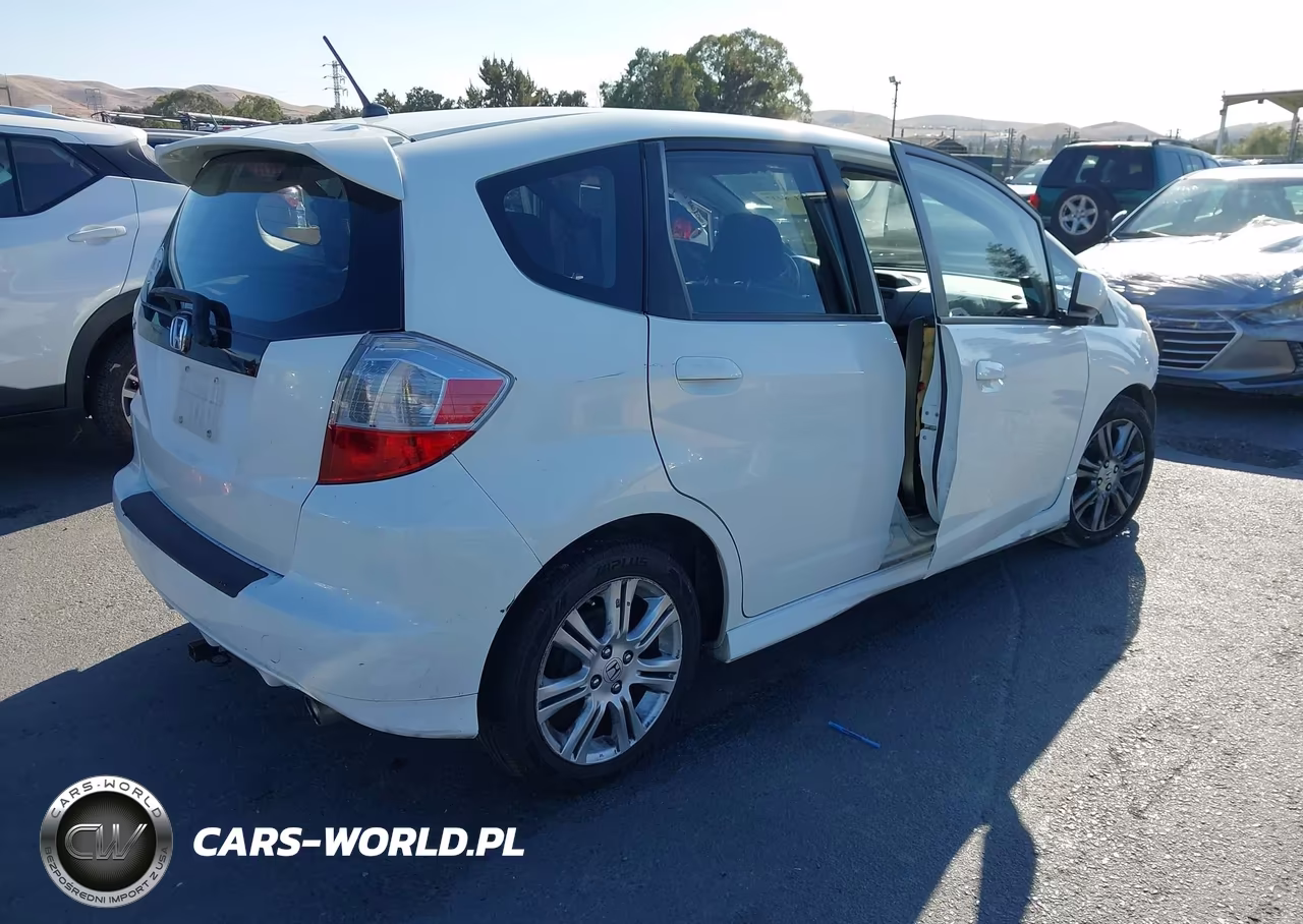 2011 Honda Fit Sport VIN:JHMGE8H50BC012129 - 4