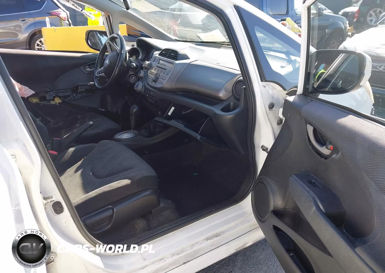 2011 Honda Fit Sport VIN:JHMGE8H50BC012129 - 5