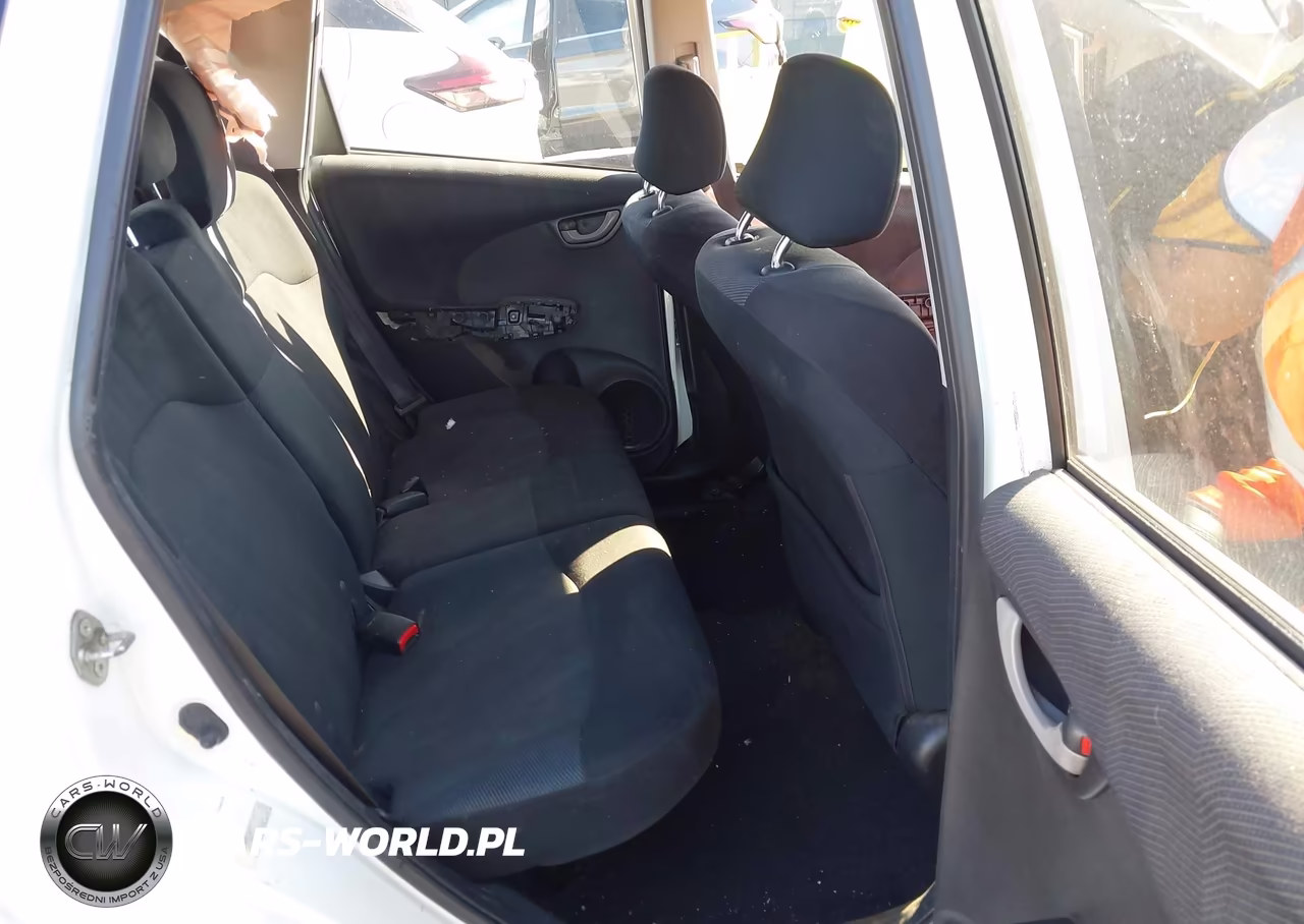 2011 Honda Fit Sport VIN:JHMGE8H50BC012129 - 8