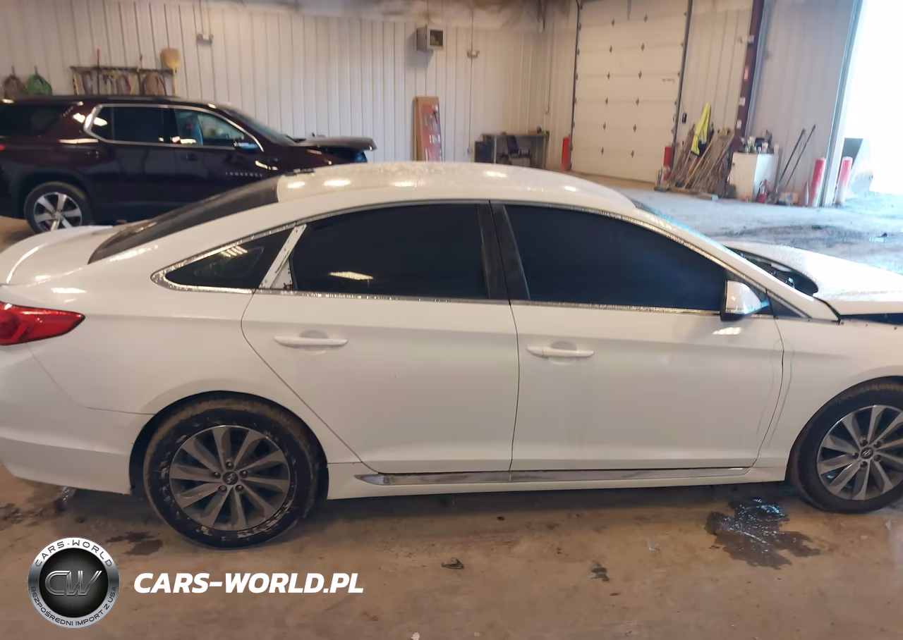 2016 Hyundai Sonata Sport VIN:5NPE34AF0GH333416 - 13