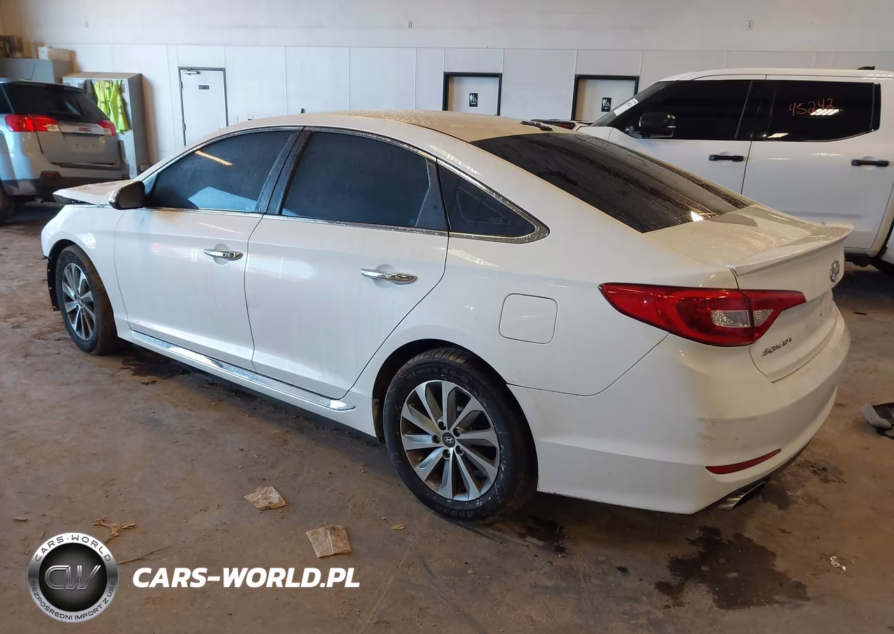 2016 Hyundai Sonata Sport VIN:5NPE34AF0GH333416 - 3