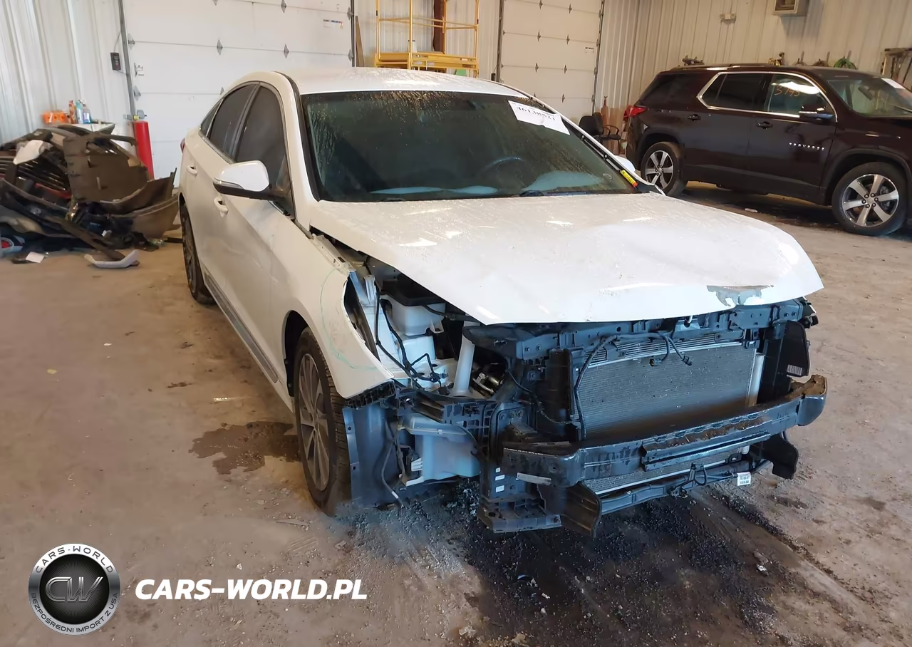2016 Hyundai Sonata Sport VIN:5NPE34AF0GH333416 - 6