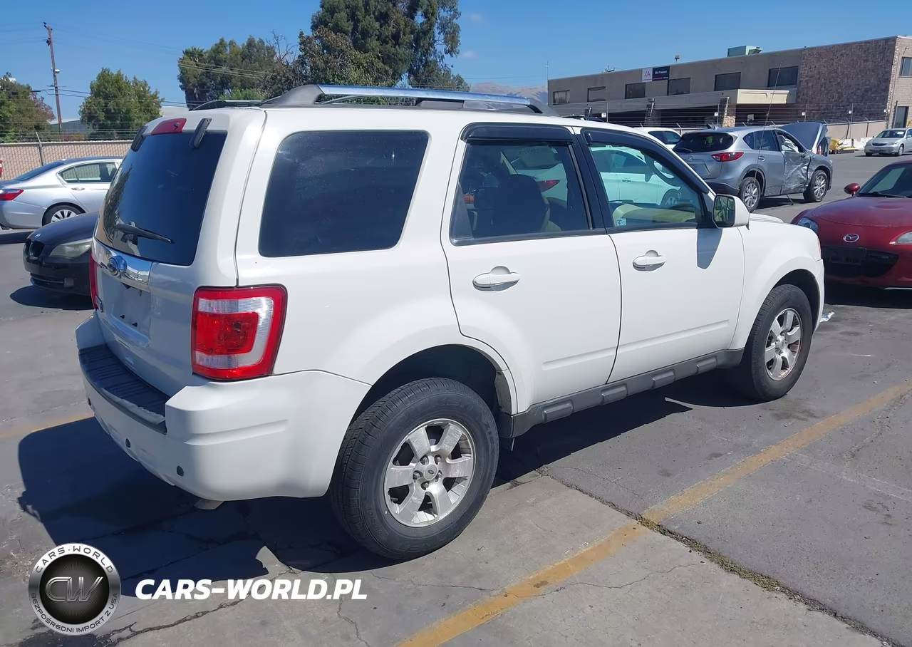 2010 Ford Escape Limited VIN:1FMCU0E74AKC97282 - 4