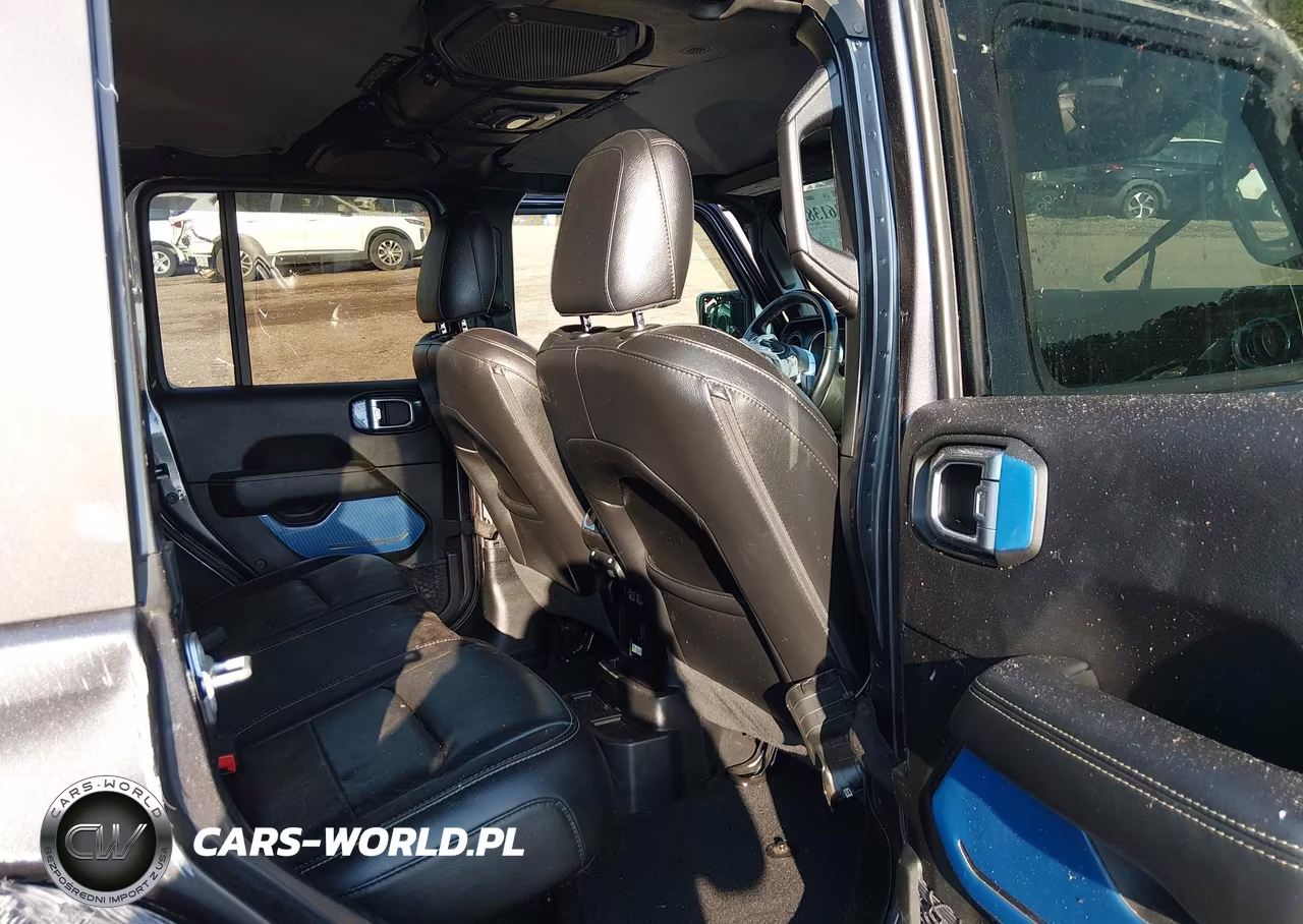 2020 Jeep Wrangler Unlimited Sahara 4X4 VIN:1C4HJXEN2LW329202 - 8