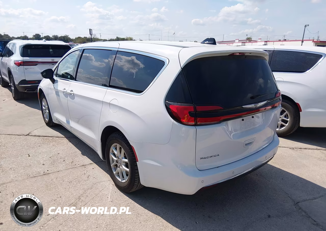 2025 Chrysler Pacifica Select VIN:2C4RC1BG0SR513725 - 3
