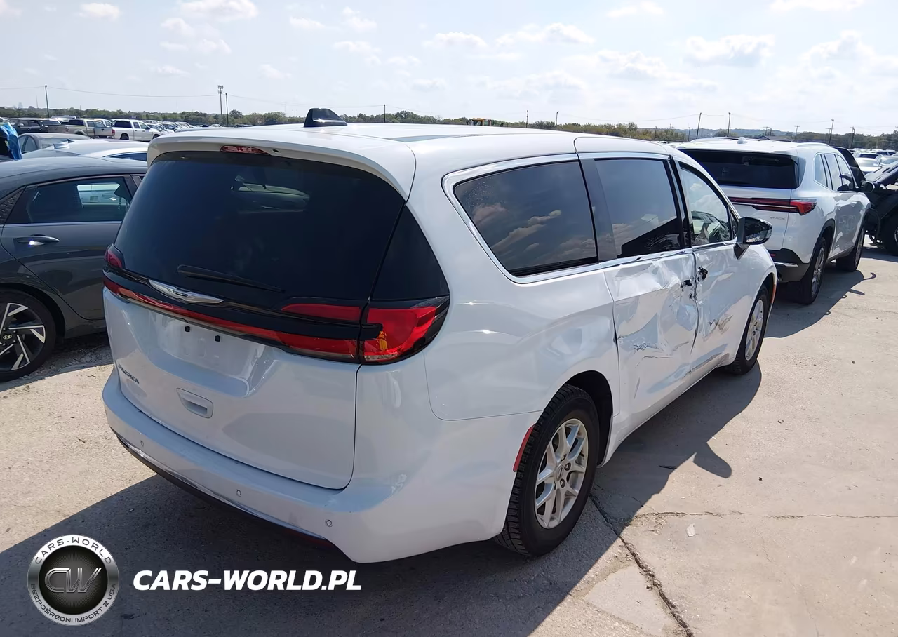 2025 Chrysler Pacifica Select VIN:2C4RC1BG0SR513725 - 4
