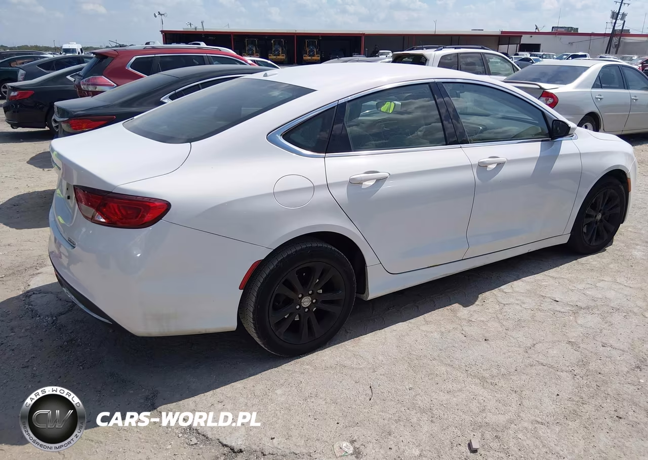 2016 Chrysler 200 Limited VIN:1C3CCCAB0GN136684 - 4
