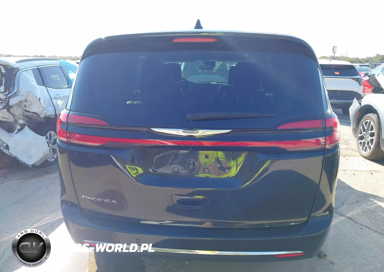 2024 Chrysler Pacifica Touring L VIN:2C4RC1BG7RR101876 - 16