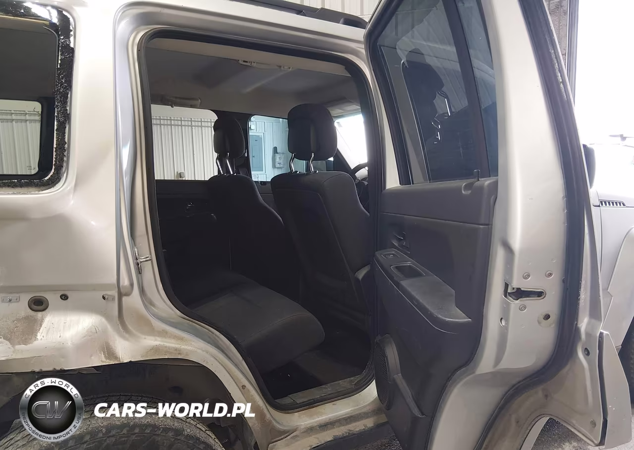 2011 Jeep Liberty Sport VIN:1J4PN2GK6BW586605 - 8
