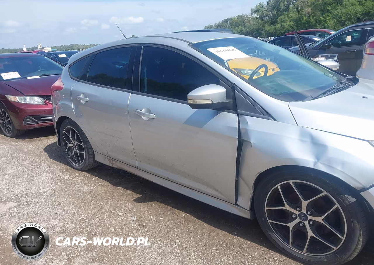 2015 Ford Focus Se VIN:1FADP3K29FL261301 - 6