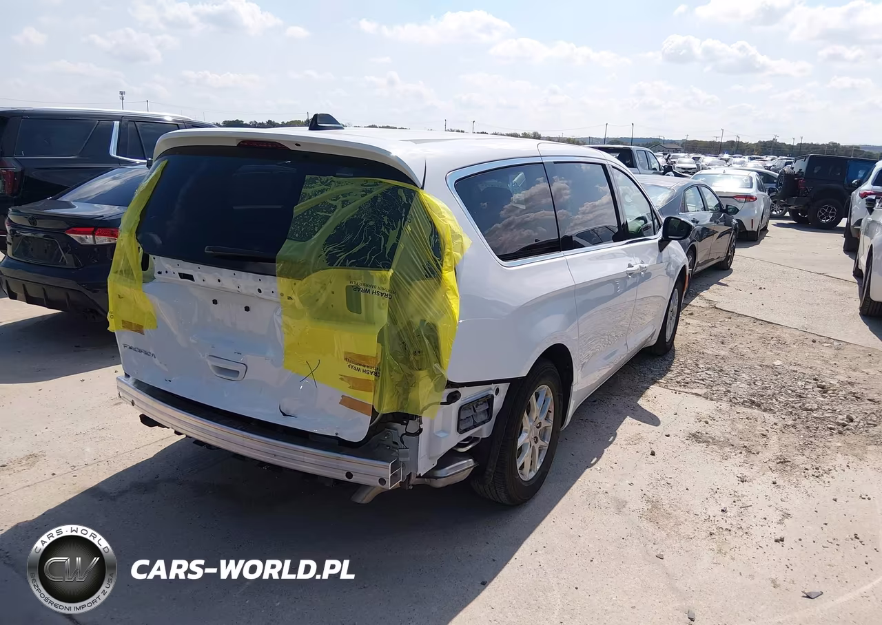 2026 Chrysler Pacifica Select VIN:2C4RC1BG6TR276515 - 4