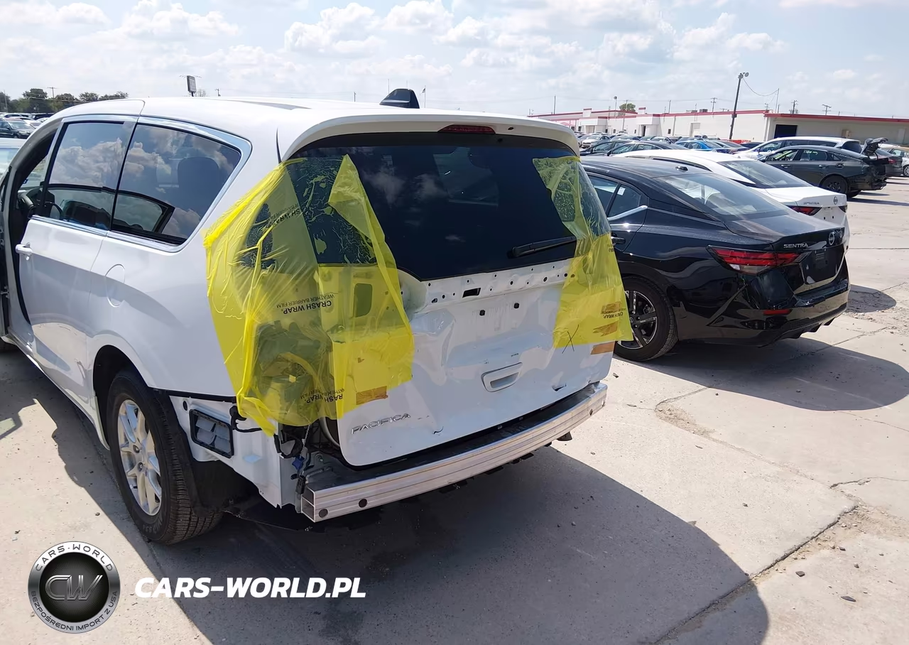 2026 Chrysler Pacifica Select VIN:2C4RC1BG6TR276515 - 6