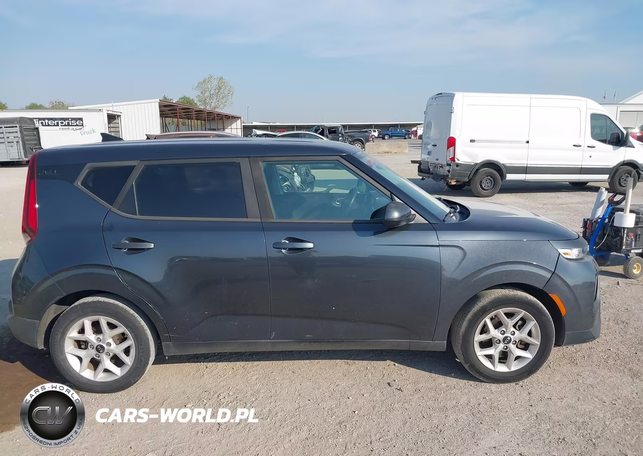 2020 Kia Soul S VIN:KNDJ23AU5L7002548 - 13