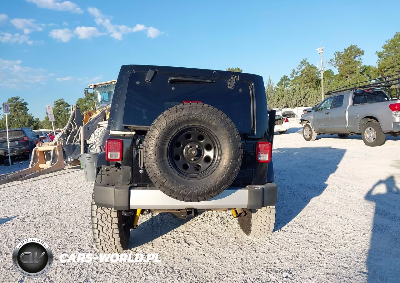 2013 Jeep Wrangler Unlimited Sahara VIN:1C4BJWEG6DL536759 - 17