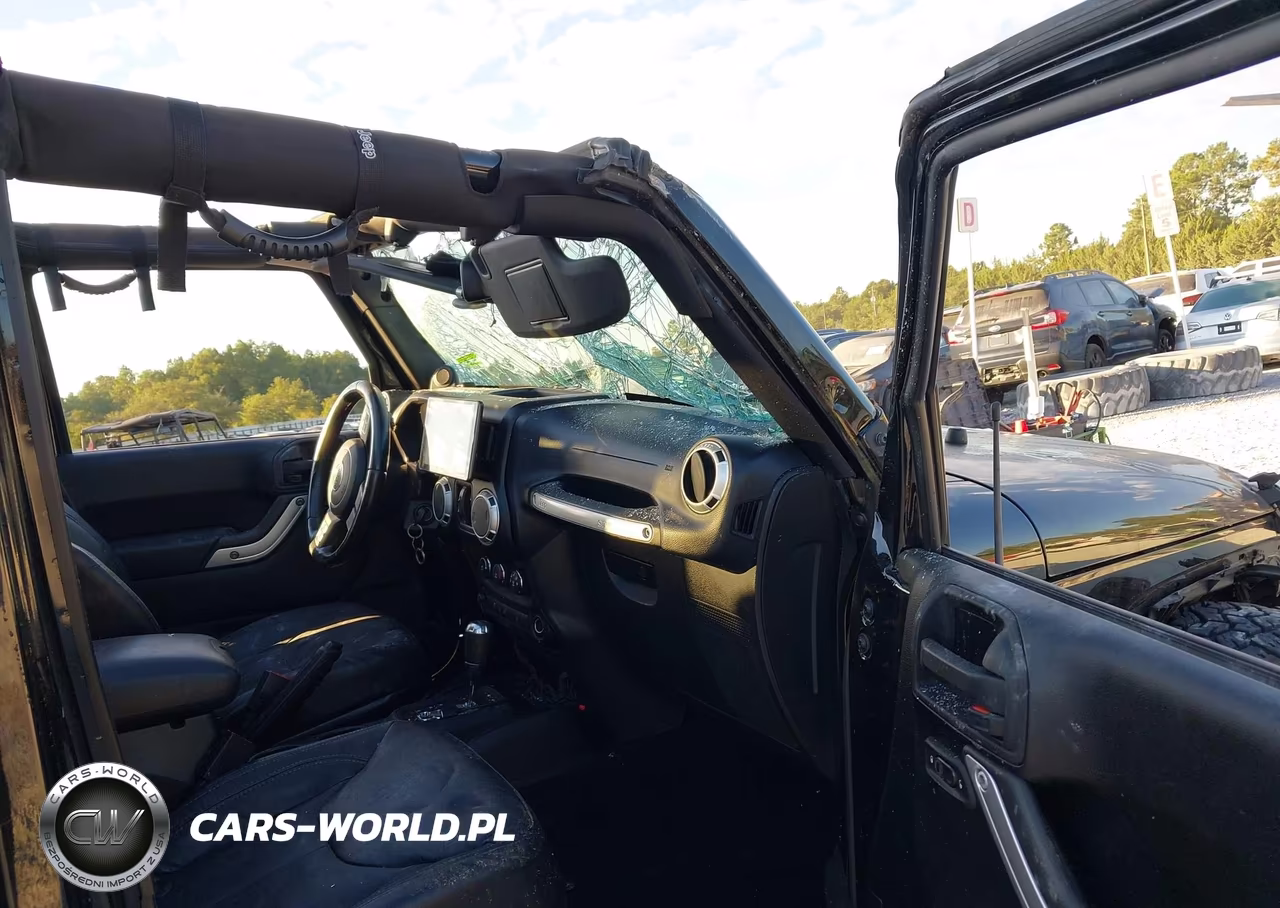 2013 Jeep Wrangler Unlimited Sahara VIN:1C4BJWEG6DL536759 - 5