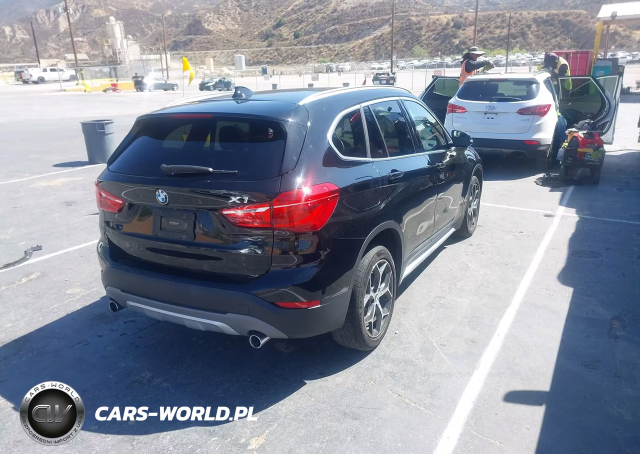 2018 BMW X1 Sdrive28I VIN:WBXHU7C31J5H41922 - 4