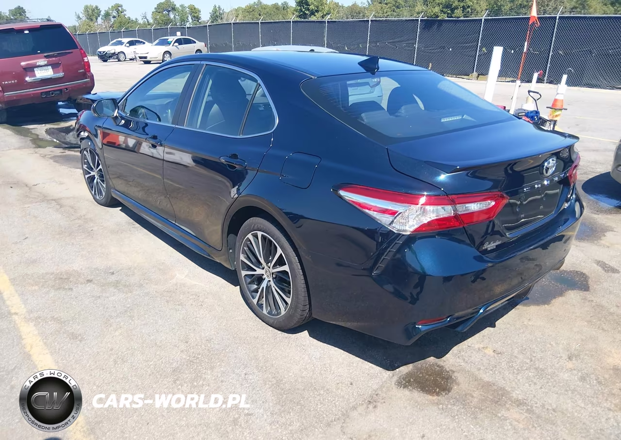 2020 Toyota Camry Se VIN:4T1G11AK7LU390038 - 3