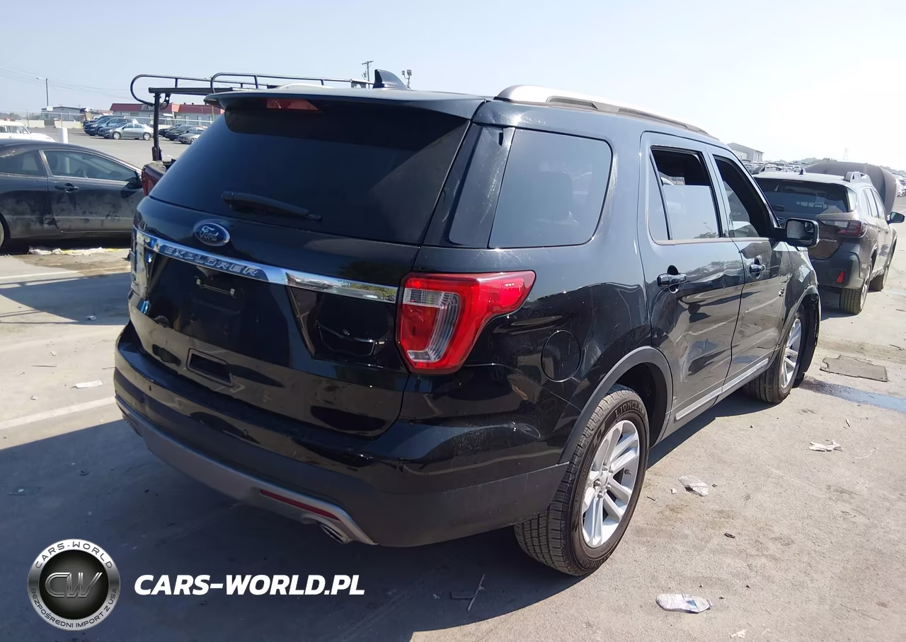 2017 Ford Explorer Xlt VIN:1FM5K7D83HGA37759 - 4