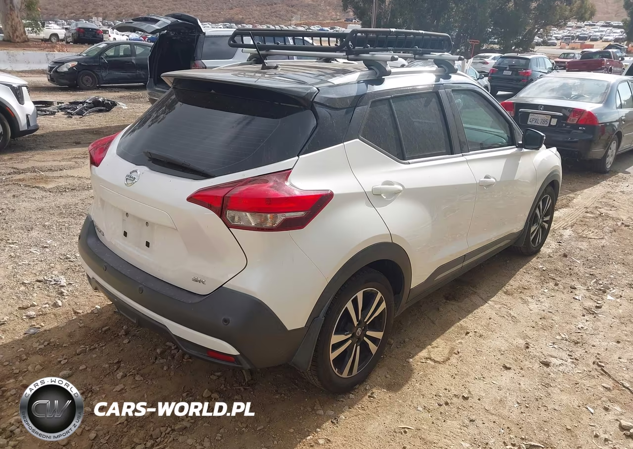 2020 Nissan Kicks Sr Xtronic Cvt VIN:3N1CP5DV3LL528542 - 4