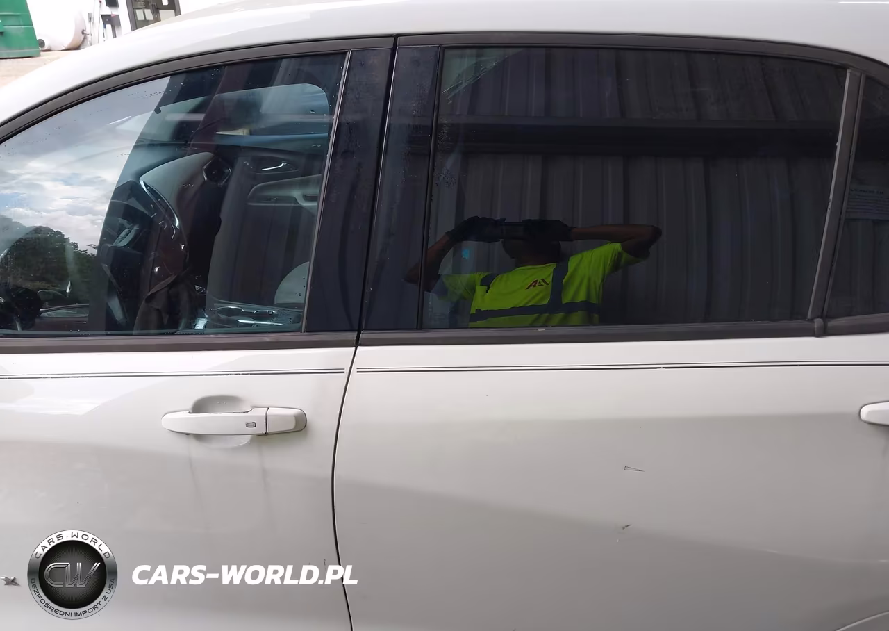 2018 Chevrolet Equinox Ls VIN:3GNAXHEV1JS571954 - 15