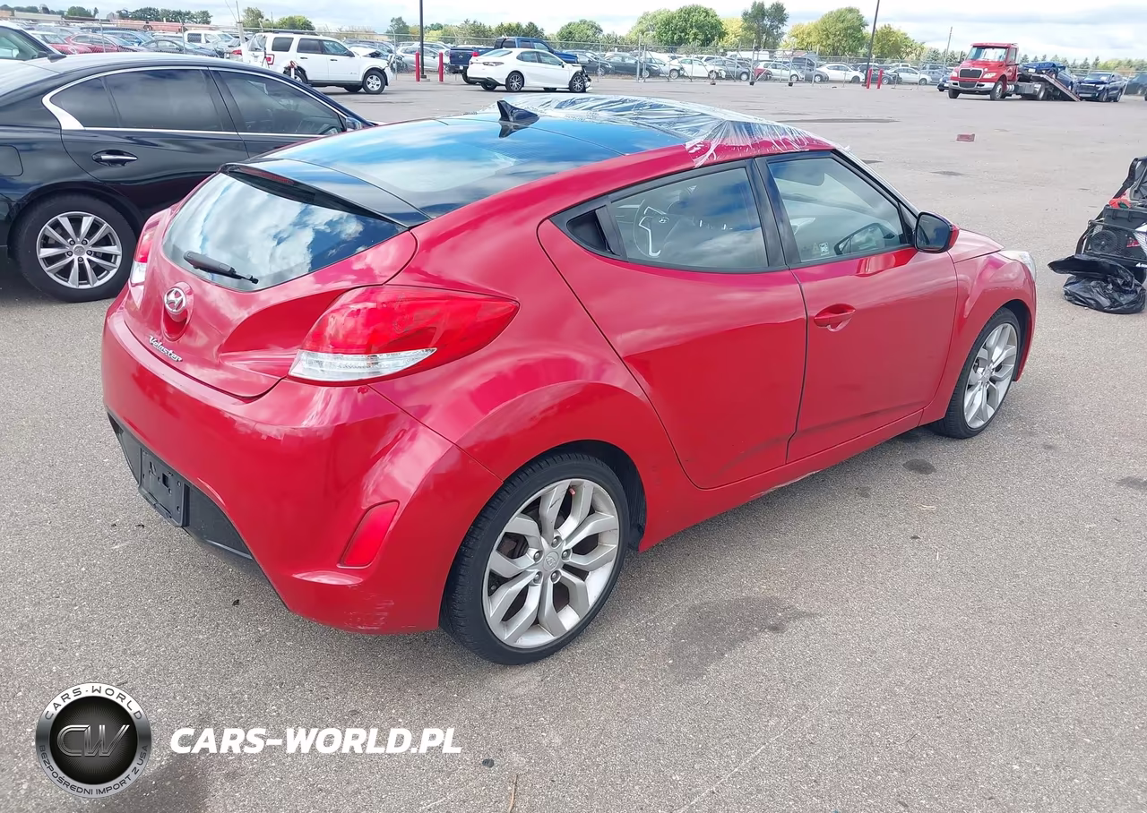 2015 Hyundai Veloster VIN:KMHTC6AD0FU238050 - 4