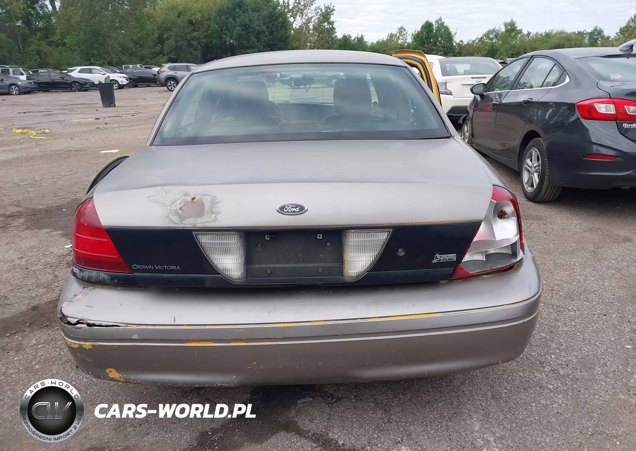 2011 Ford Crown Victoria Commercial Long Wheelbase VIN:2FABP7AV7BX159292 - 15