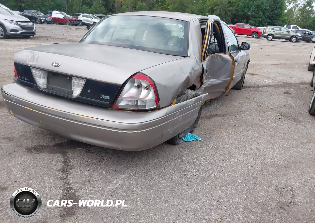 2011 Ford Crown Victoria Commercial Long Wheelbase VIN:2FABP7AV7BX159292 - 4