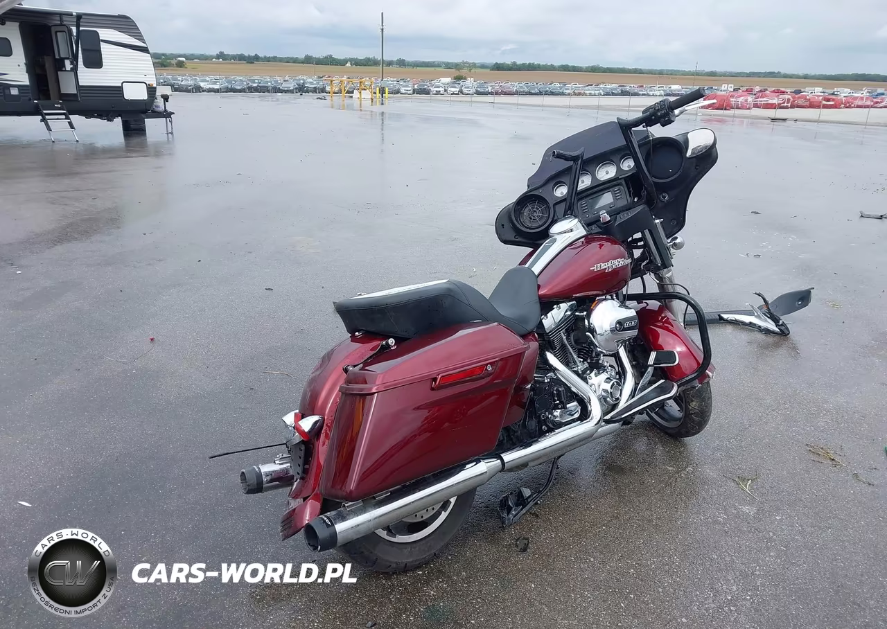 2015 Harley-Davidson Flhx Street Glide VIN:1HD1KBM15FB701805 - 4