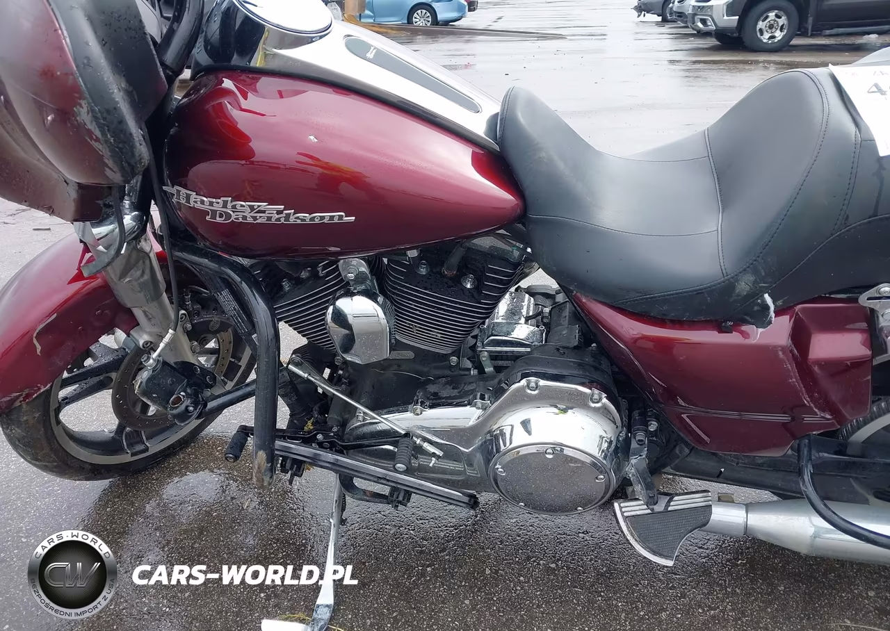 2015 Harley-Davidson Flhx Street Glide VIN:1HD1KBM15FB701805 - 9
