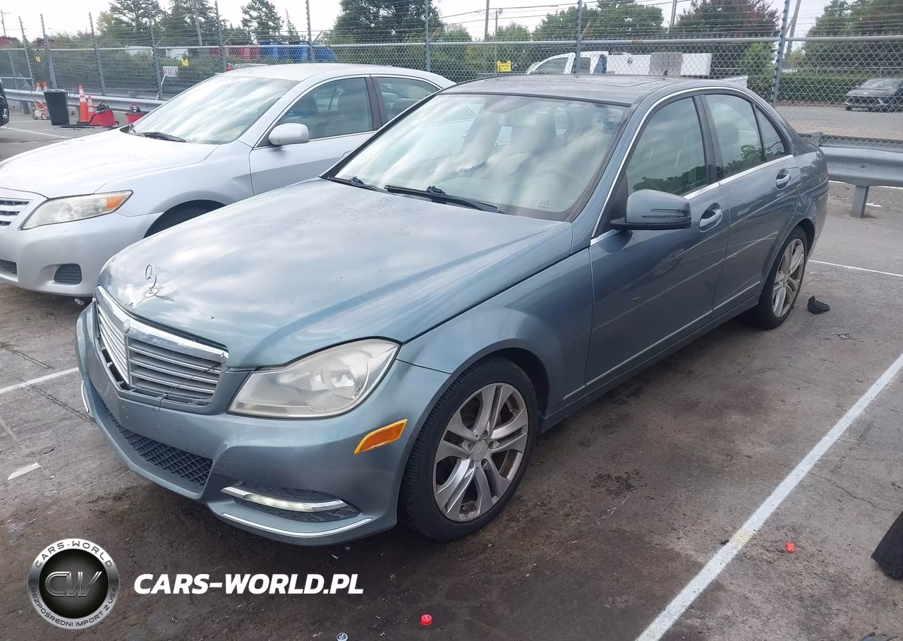 2012 Mercedes-Benz C 300 Luxury 4Matic VIN:WDDGF8BBXCF916718 - 2