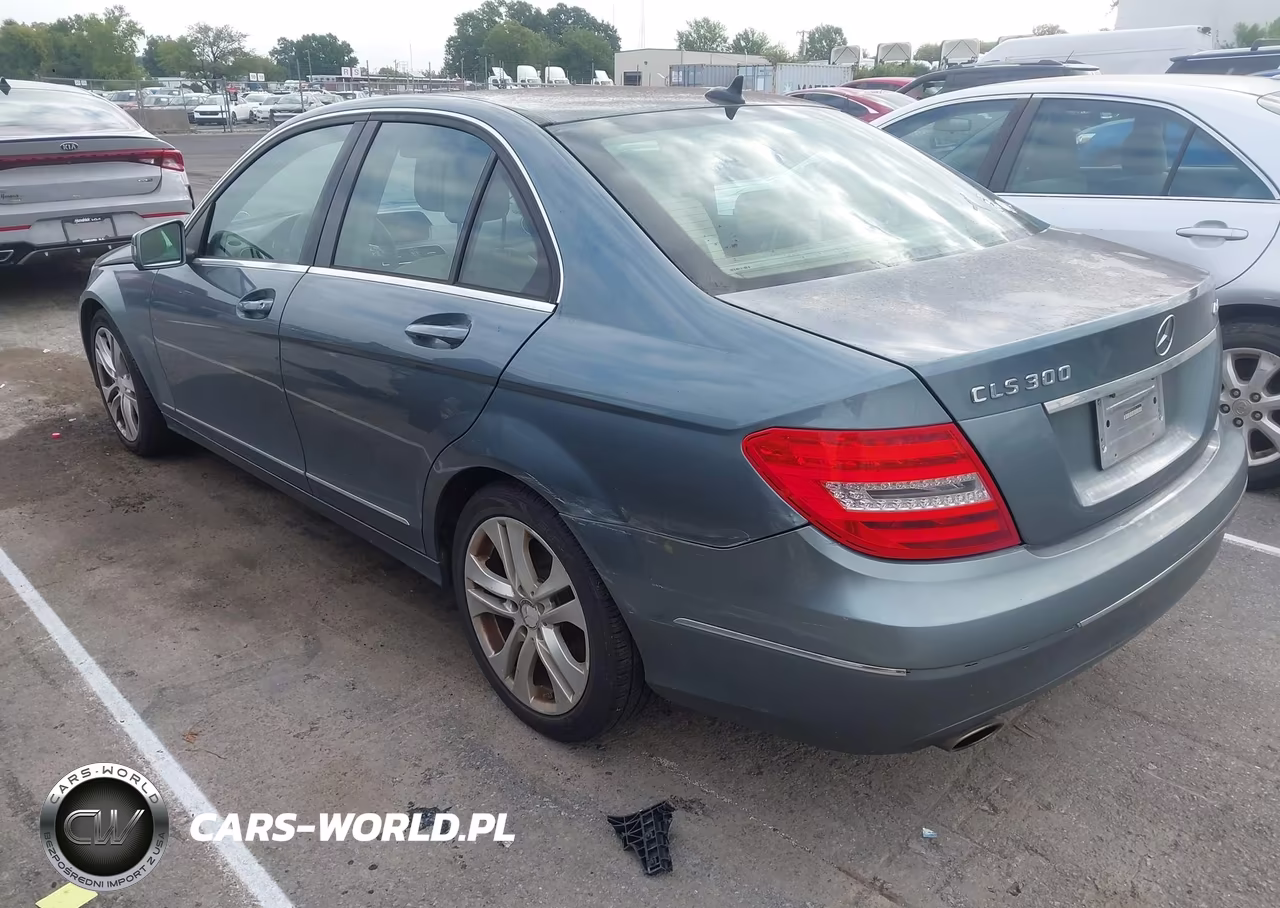 2012 Mercedes-Benz C 300 Luxury 4Matic VIN:WDDGF8BBXCF916718 - 3