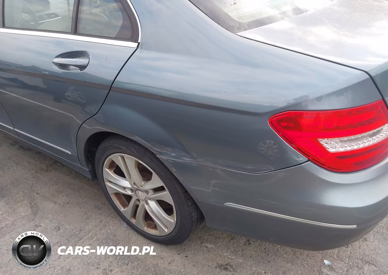 2012 Mercedes-Benz C 300 Luxury 4Matic VIN:WDDGF8BBXCF916718 - 6