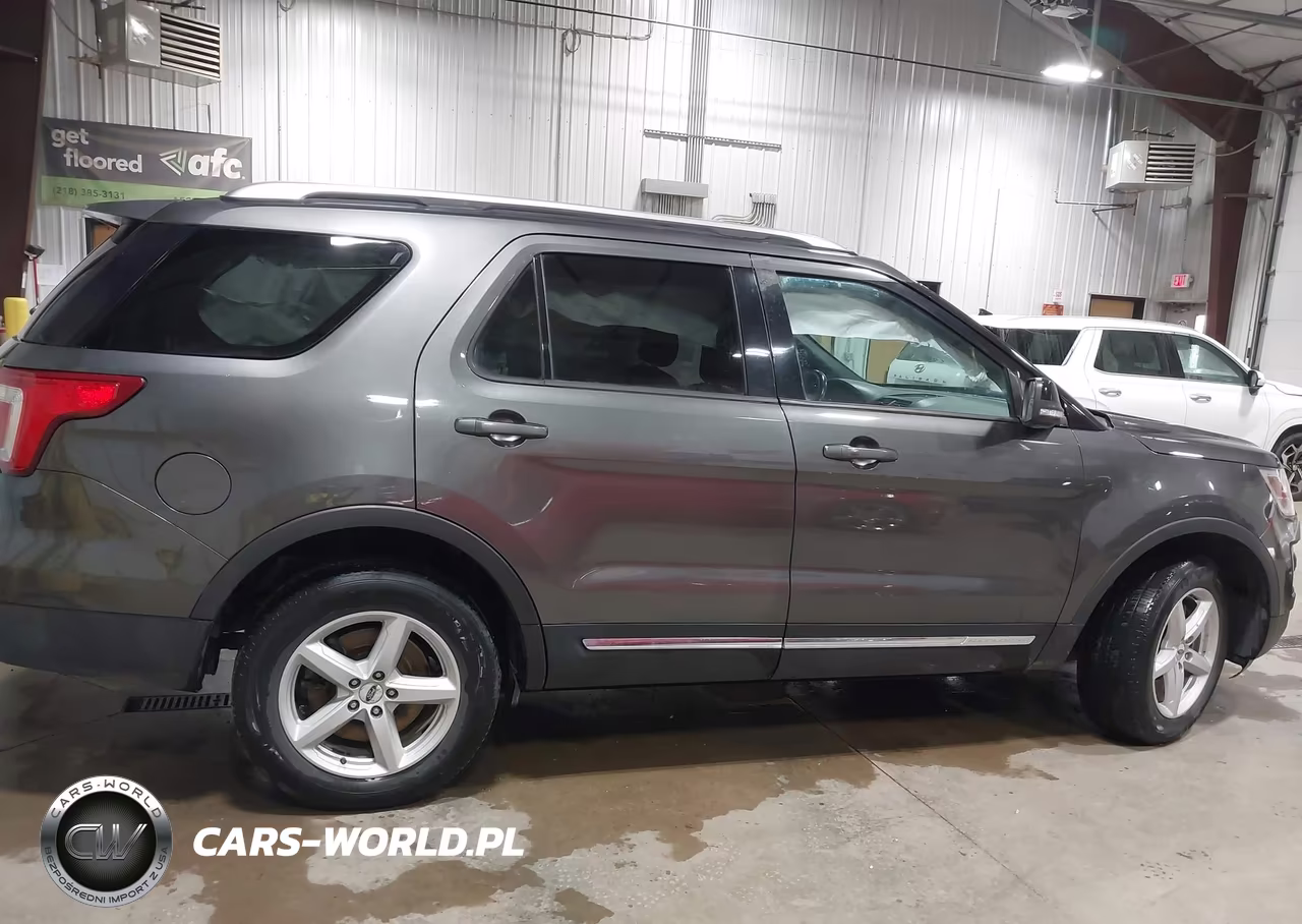 2017 Ford Explorer Xlt VIN:1FM5K8D85HGB94134 - 13