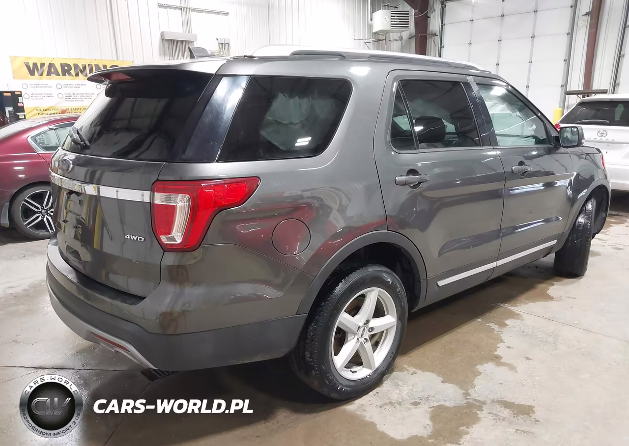 2017 Ford Explorer Xlt VIN:1FM5K8D85HGB94134 - 4