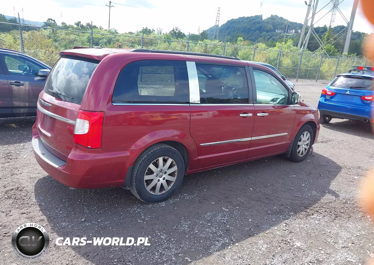 2016 Chrysler Town & Country Touring VIN:2C4RC1BG1GR293745 - 4
