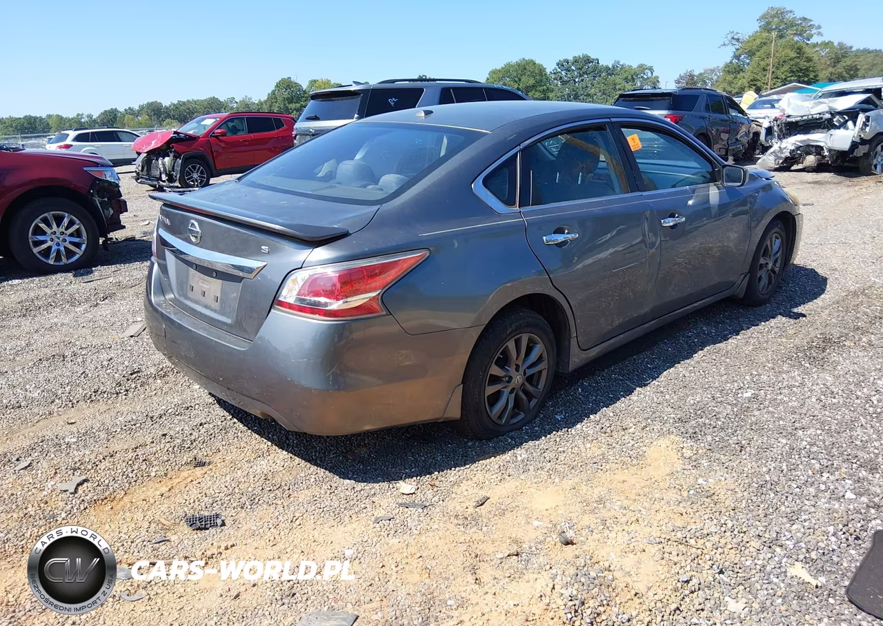 2015 Nissan Altima 2.5 S VIN:1N4AL3AP4FN342481 - 4