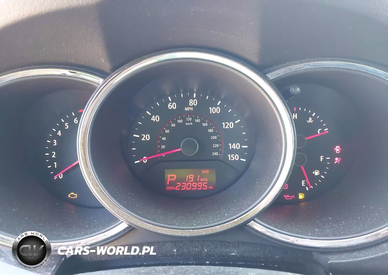 2011 Kia Sorento Lx VIN:5XYKTCA12BG137768 - 7
