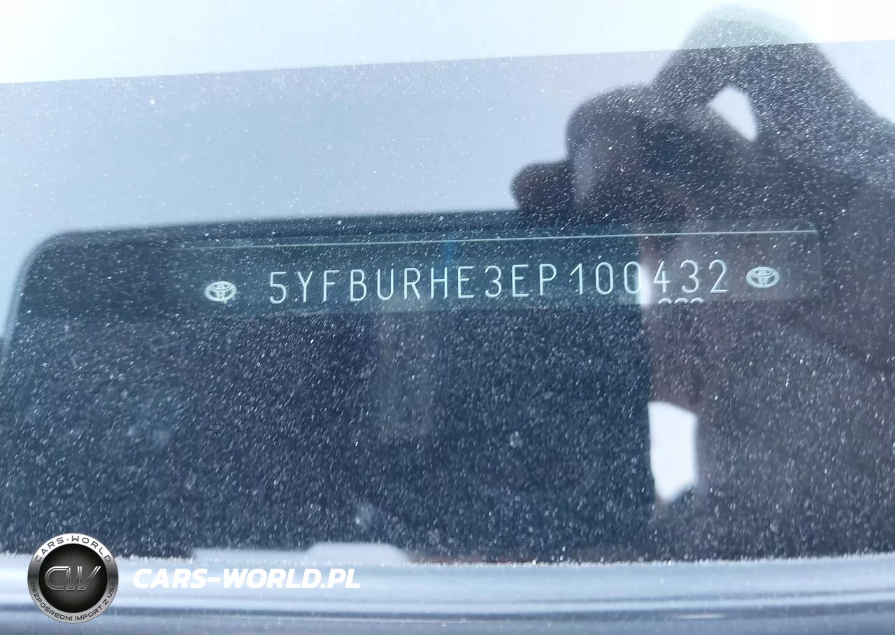 2014 Toyota Corolla Le Plus VIN:5YFBURHE3EP100432 - 18